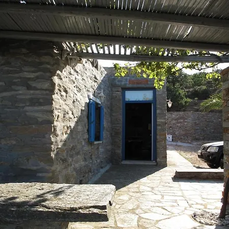 Hébergement de vacances Charming House In Kastanies With Fireplace And View *