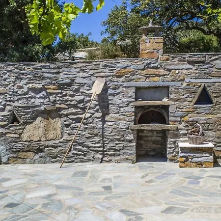 Charming House In Kastanies With Fireplace And View Hébergement de vacances *