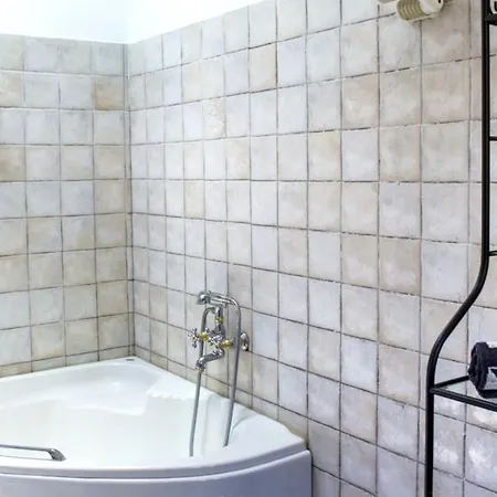 Hébergement de vacances Charming House In Kastanies With Fireplace And View